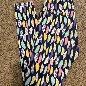 LuLaRoe vintage feather leggings- super stretch